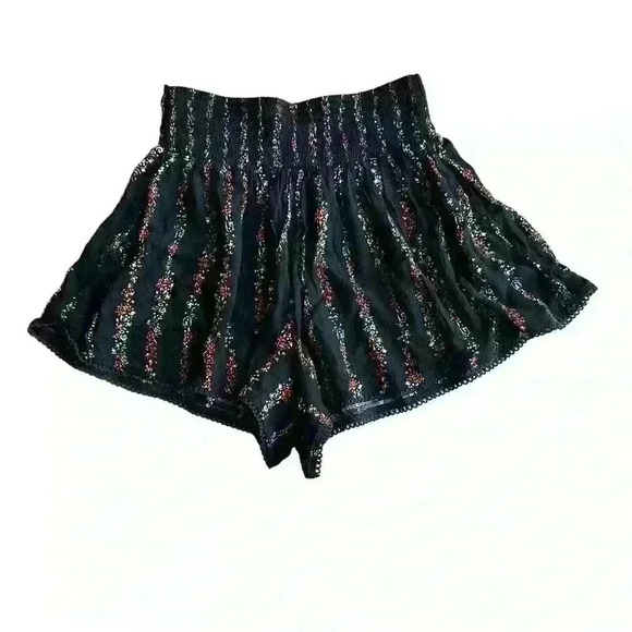 Free People Floral Zigzag Wave Shorts‎ EUC Size Small - Picture 2 of 3
